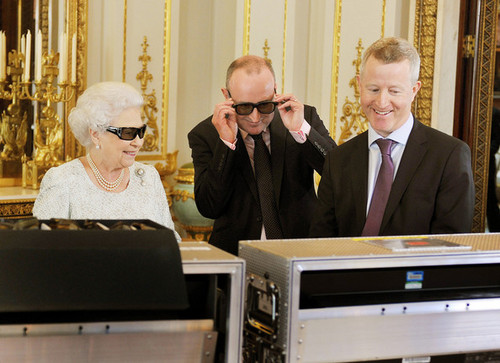 queen Elizabeth II's 2012 navidad Broadcast In 3D At Buckingham Palace
