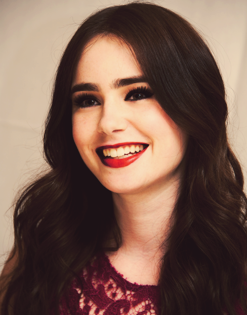 Lily Collins - Lily Collins Photo (33299980) - Fanpop - Page 2