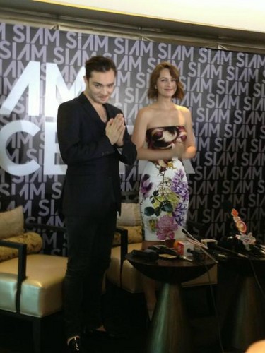  Ed and Leighton at Siam Center