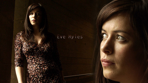  Eve Myles