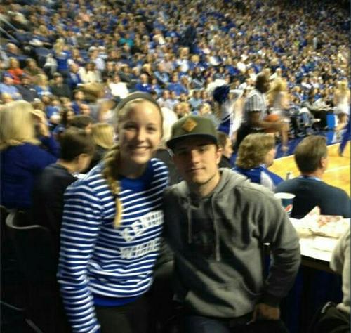  Josh with a 粉丝 at the UK game tonight