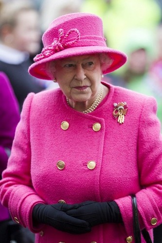  queen Visits visits Bailey of Bristol