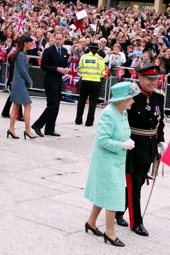  Will and Kate registrarse the queen in Nottingham