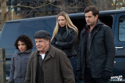  Fringe - Series Finale- 'Liberty,An Enemy of Fate' - Promotional fotografias