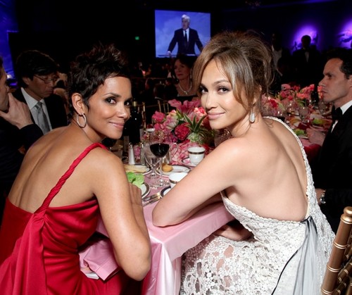  Halle Berry & Jennifer Lopez [2010]