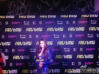  Nina at a प्रशंसक event