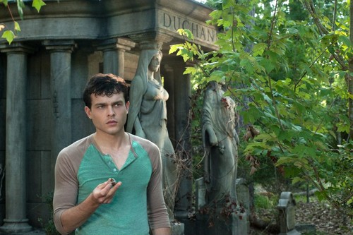  Official Stills from Beautiful Creatures Movie