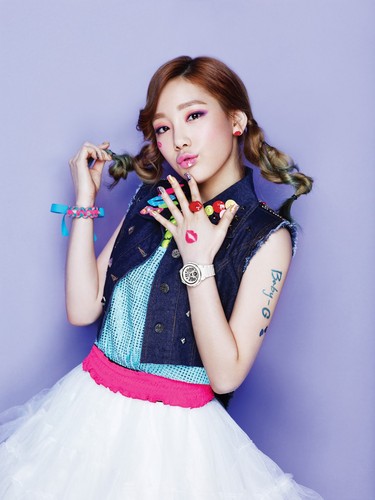 SNSD Kiss Me Baby-G by Casio || Taeyeon