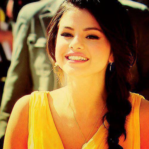  Selena Gomez.