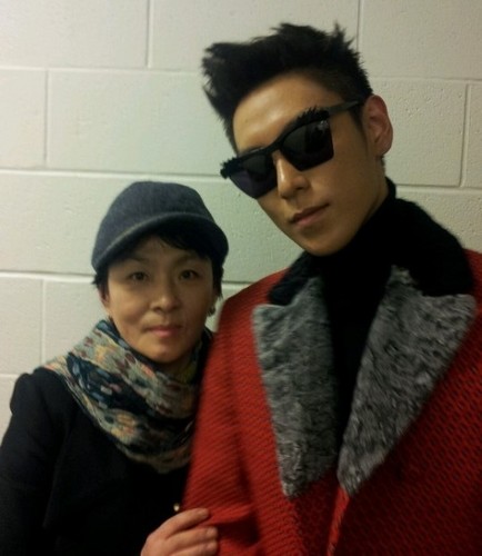 TOP with his mom