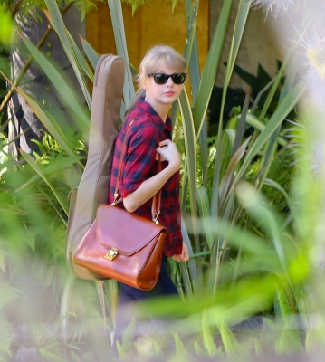  Taylor out in LA