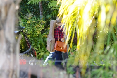  Taylor out in LA