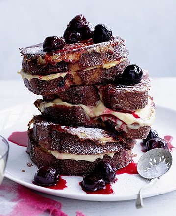  french brindis, pan tostado with cherries