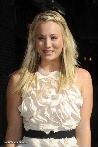  Kaley visiting "The Late دکھائیں with David Letterman"