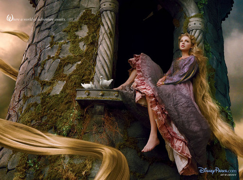  Taylor snel, swift Stuns As Rapunzel in New Disney Ad