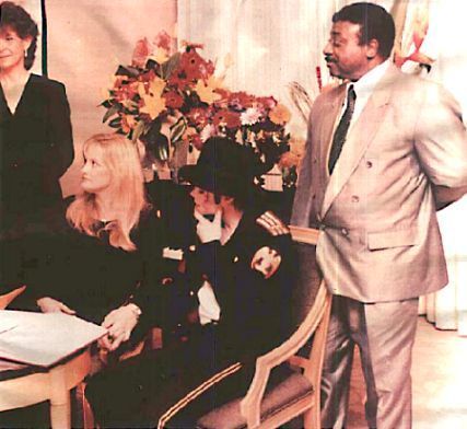 Michael and Debbie Rowe Married With Children; Can You Feel The Love! |  MJJCommunity | Michael Jackson Community
