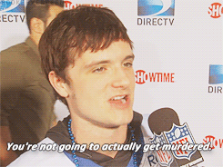  “What do tu prefer The Hunger Games o Super Bowl XLVII? (to participate in)”
