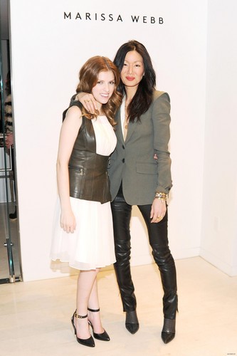  January 29: Anna Kendrick and Barney's New York Host a Private 晚餐 to Celebrate the Launch of the