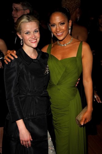  Reese Witherspoon & Jennifer Lopez - 2006