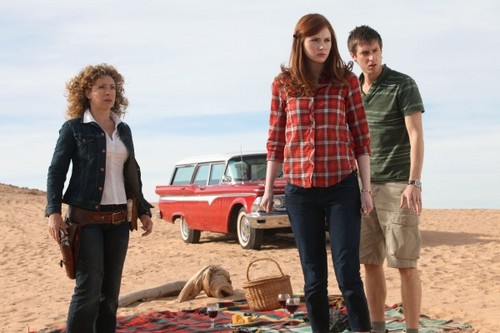  Rory, Amy, The Doctor and River चित्रो