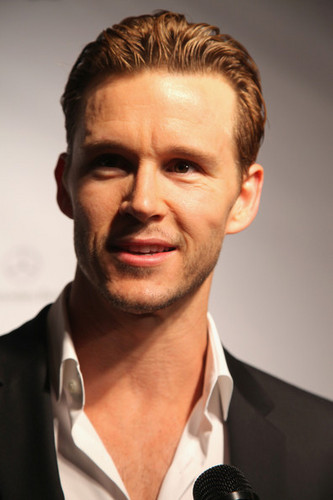  True Blood’s Ryan Kwanten attends Celebrity ビーチ Bowl and GQ Party