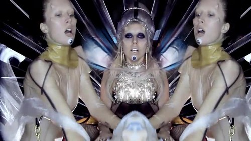  Lady Gaga- Born This Way {Music Video}