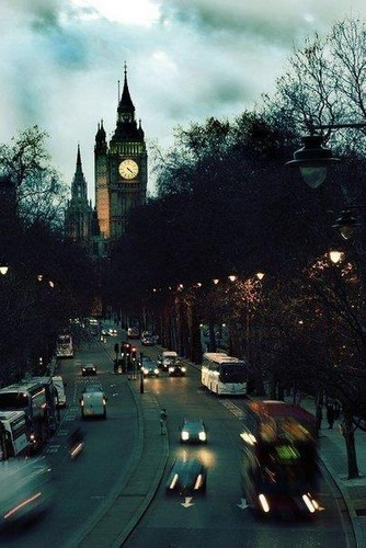 런던