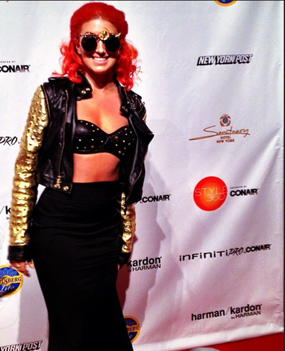  Neon Hitch araw 2013 Wears Mercura NYC Moon Lady Sunglasses