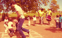  Roger Federer playing with children in Africa in his fondation