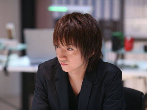  Tatsuya Fujiwara as Light Yagami