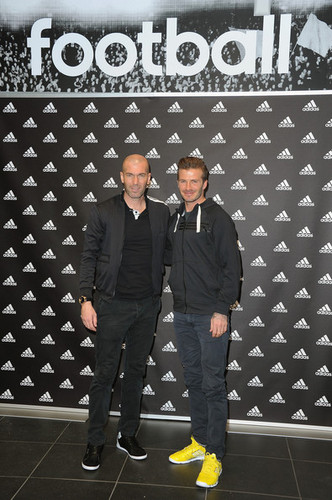  28 2'13 David Beckham - Zidane and Adidas meeting!