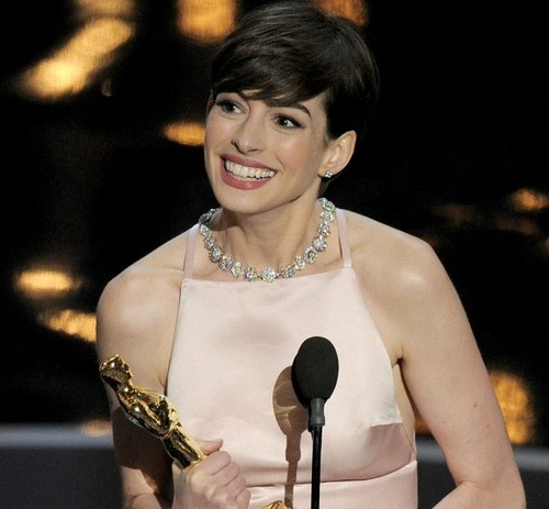  Anne wins an Oscar!!!