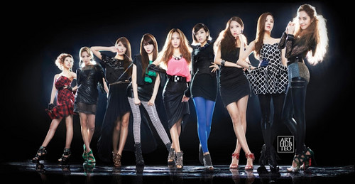  Check out the unreleased posters from Girls' Generation's 2011 Tour