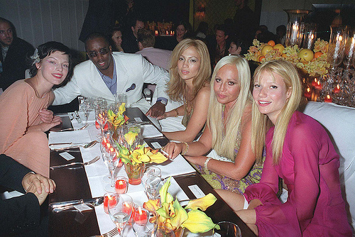  Donatella Versace, Gwyneth Paltrow, Milla Jovovich, Puff Daddy, Jennifer Lopez 2000