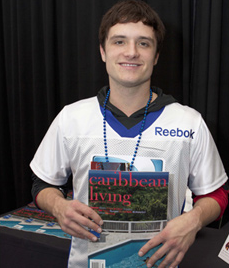  Josh Hutcherson at the GBK bituin studded gift lounge at 7th annual DIRECTTV celebrity tabing-dagat bowl