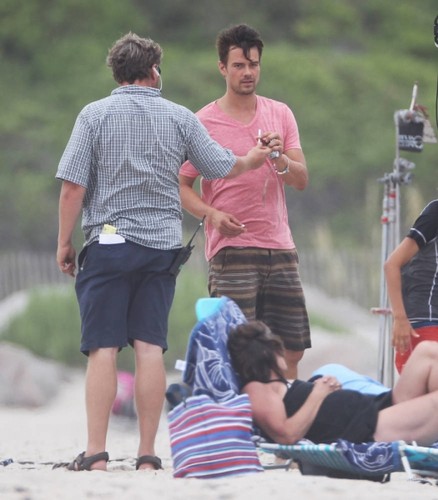  On set of 安全 Haven 30/07/2012