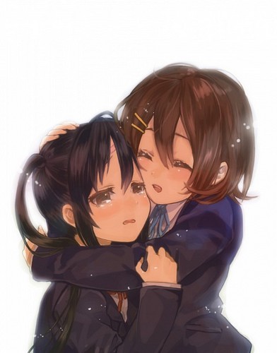  Yui comforting Azusa