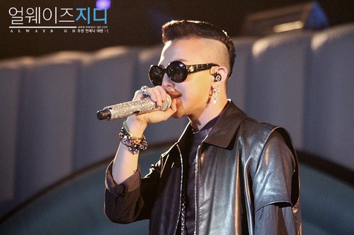  (2013.03.02) G-DRAGON @ Samsung Blue Festival in China