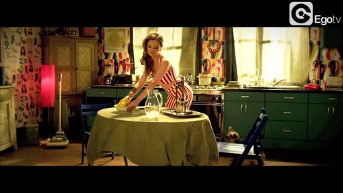  Alexandra Stan- नींबु पानी, नींबू पानी {Music Video}