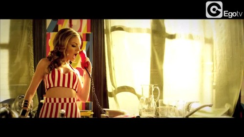  Alexandra Stan- नींबु पानी, नींबू पानी {Music Video}