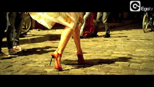  Alexandra Stan- সরবৎ {Music Video}