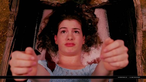  Anne Hathaway in Ella 魔法にかけられて