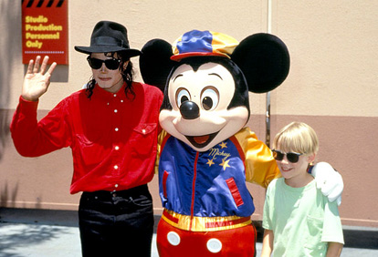  Michael And Macaulay Culkin In Disneyworld Back In 1991