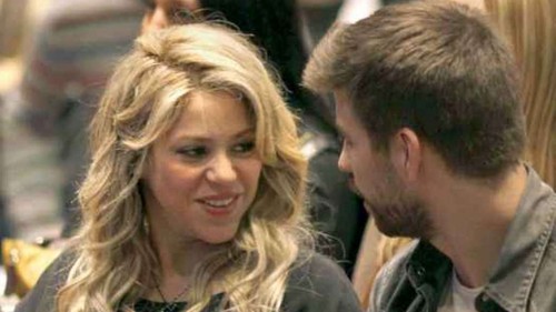  Shakira Pique hot smile