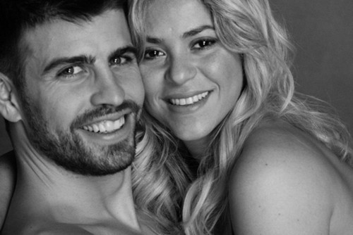  pregnant Shakira and Pique naked look