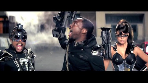  Black Eyed Peas - Imma Be Rocking That Body {Music Video}