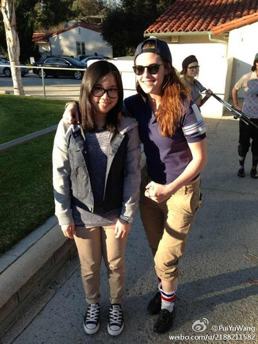  Kristen meeting a Фан at the golf course