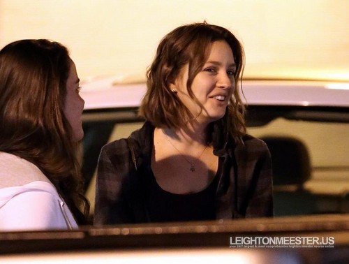  Leighton Meester after 晚餐 with 老友记