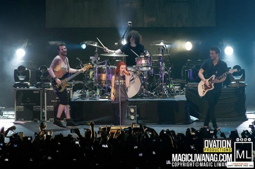 Paramore live at Mall of Asia Arena, Manila, Philiphines 15022013