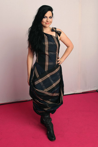  Portraits during the এমটিভি ইউরোপ সঙ্গীত Awards 2011